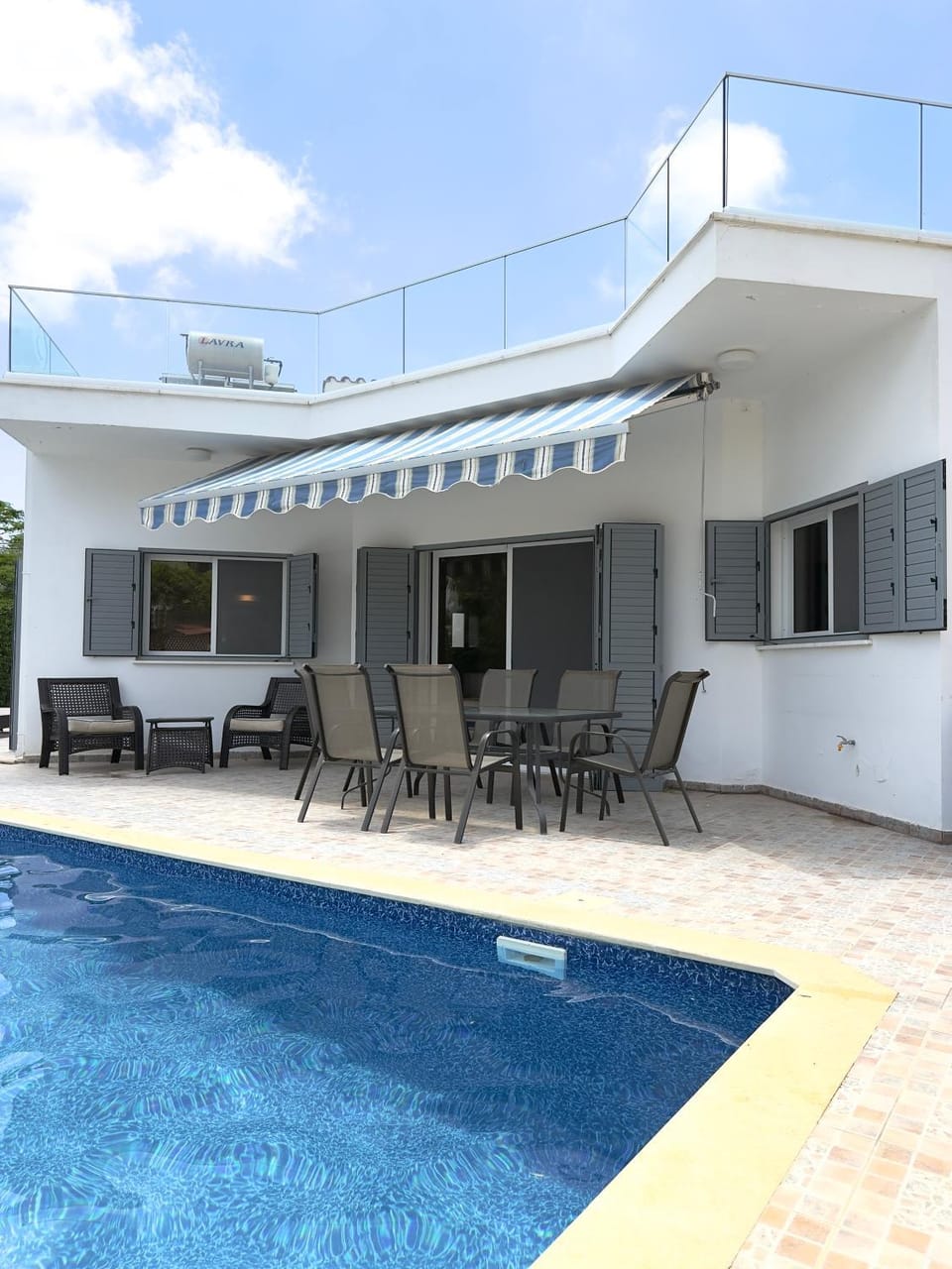 Leo's Paradise Villa Family Home Away From Home with Large Pool Villa in Peyia