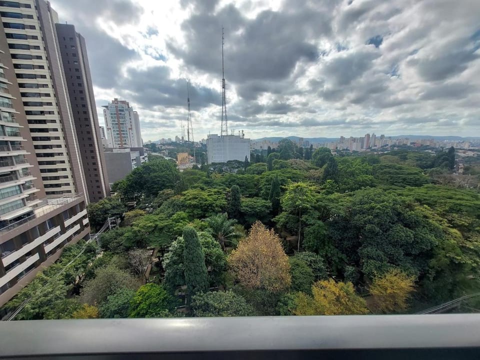Studio inteiro completo com ar condicionado, bairro Pinheiros, próximo metrô Clínicas Apartment in Sao Paulo City
