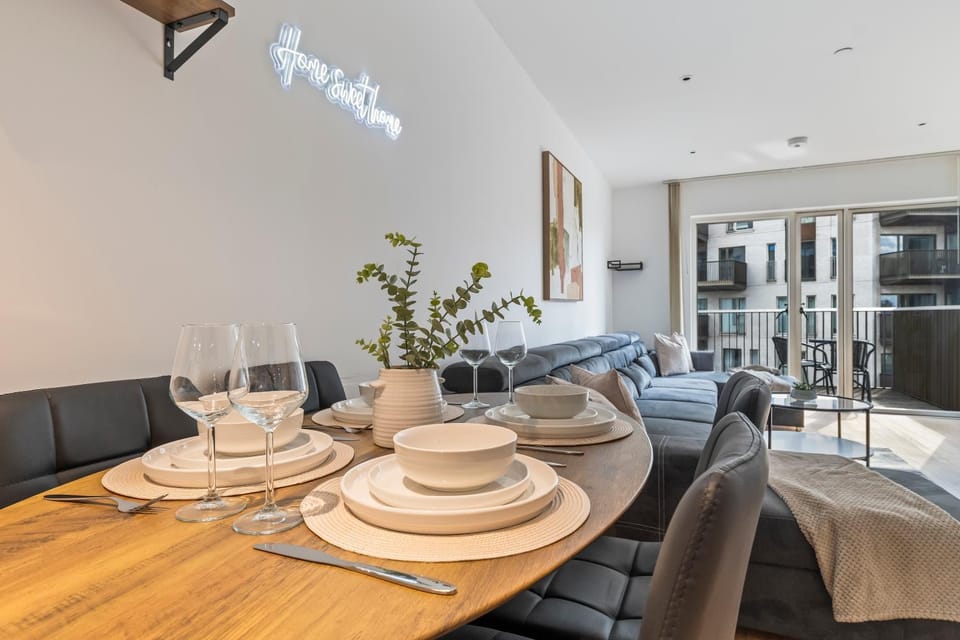 Sunny City Views - Sleeps 6 Apartment in London
