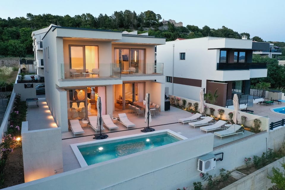 Property building, Swimming pool