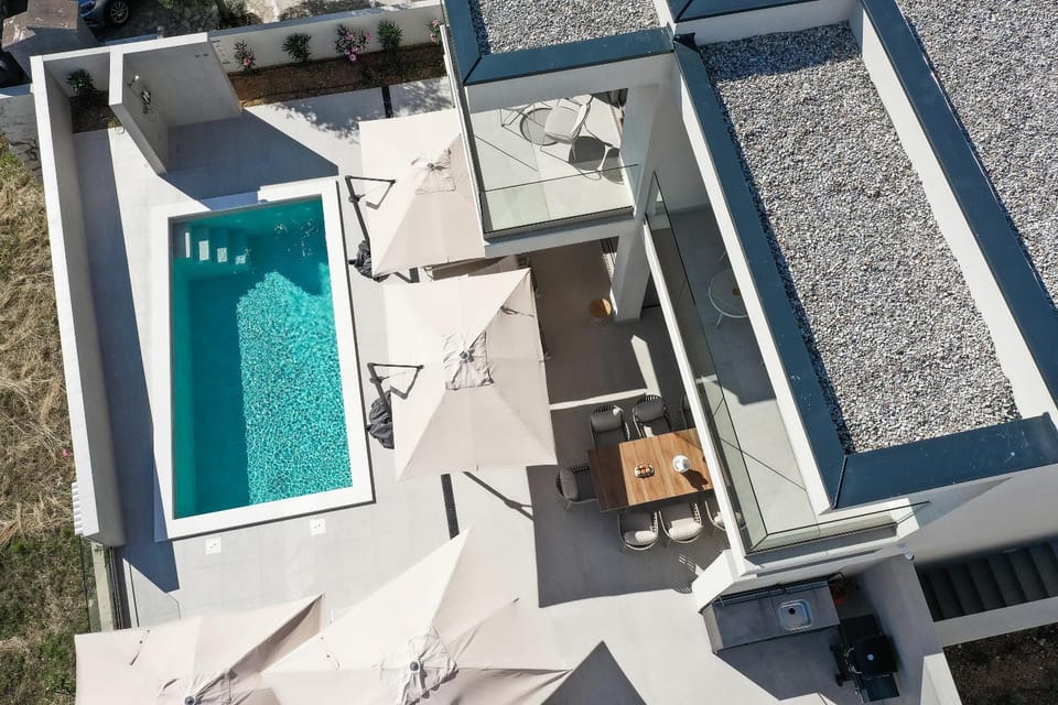 Pool view, Swimming pool