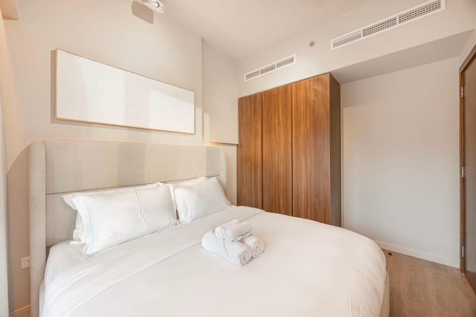 RentUp Vera Residences Apartment in Dubai