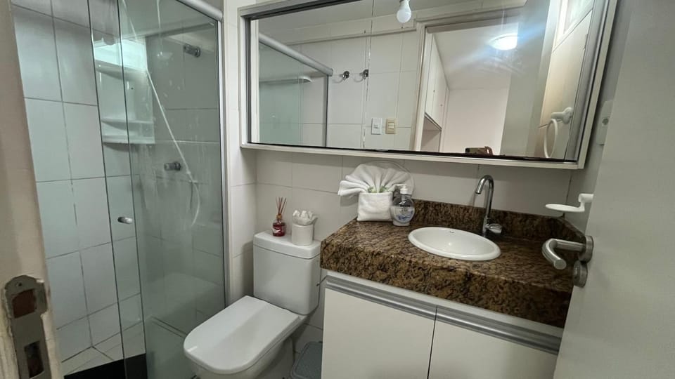 Shower, Bathroom, towels