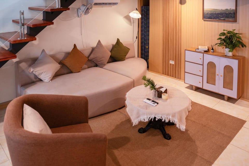 Living room, group of guests