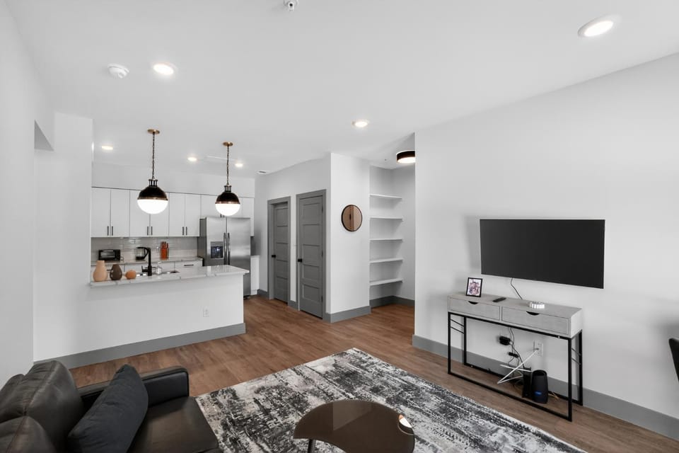 Modern 1-bedroom with upscale finishes open design Apartment in Austin
