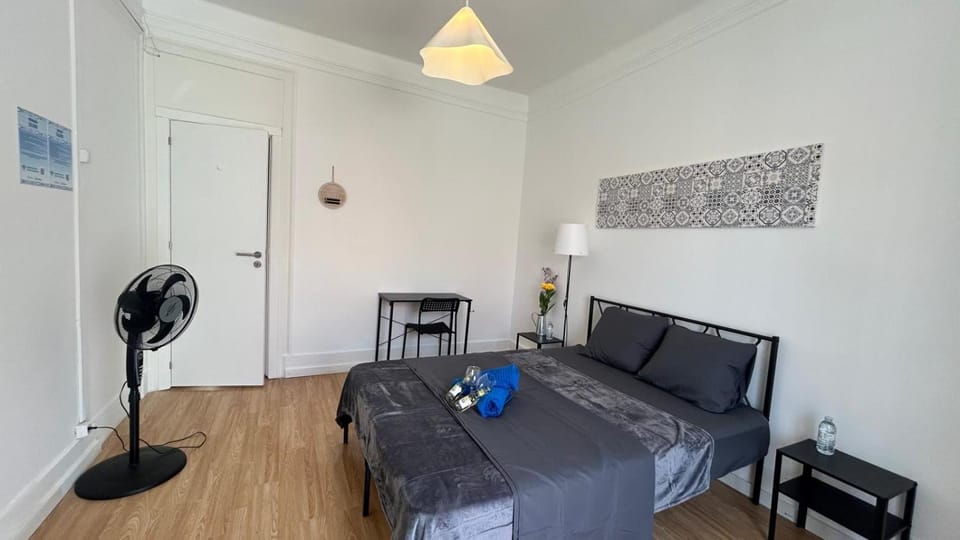 Bed, Photo of the whole room, Bedroom