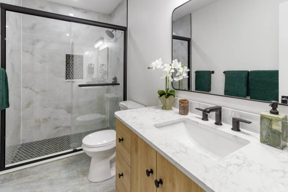 Shower, Toilet, Bathroom