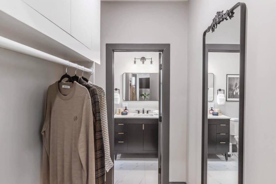 Bathroom, wardrobe