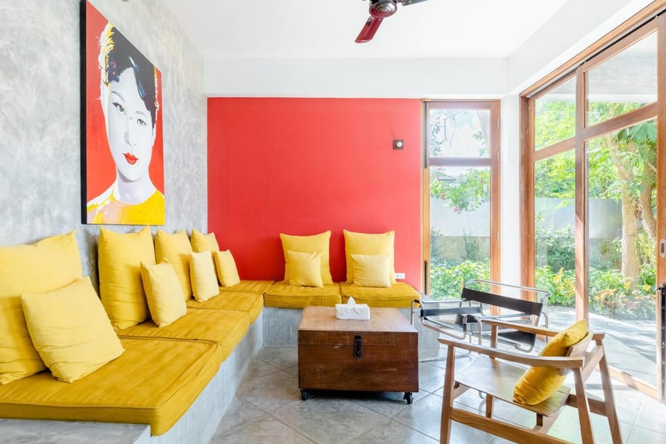 Living room, Seating area