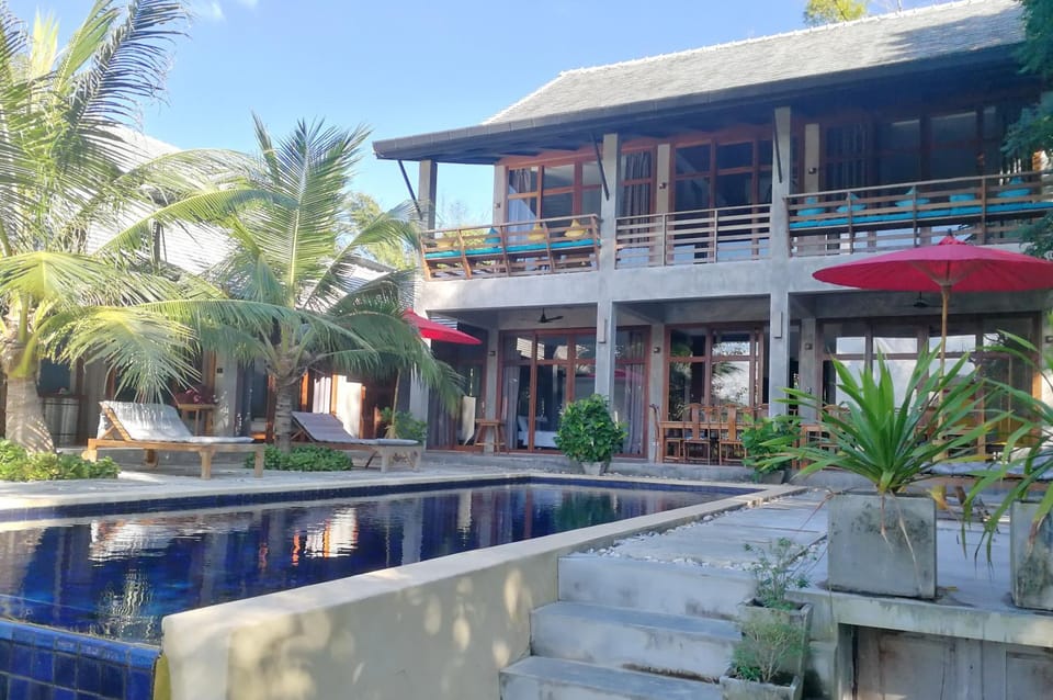 Property building, Swimming pool