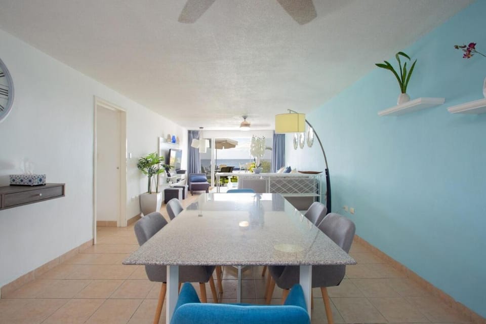 Oceanfront Escape Sunset Views and Caribbean Breeze Apartment in San Miguel de Cozumel