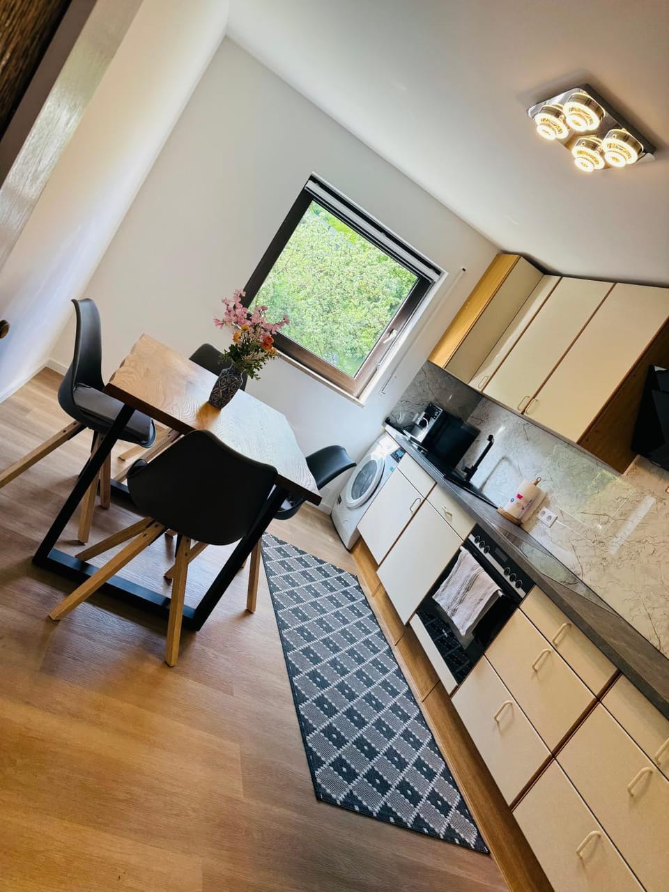 Work & Family Comfort in Heidingsfeld Apartment in Wurzburg