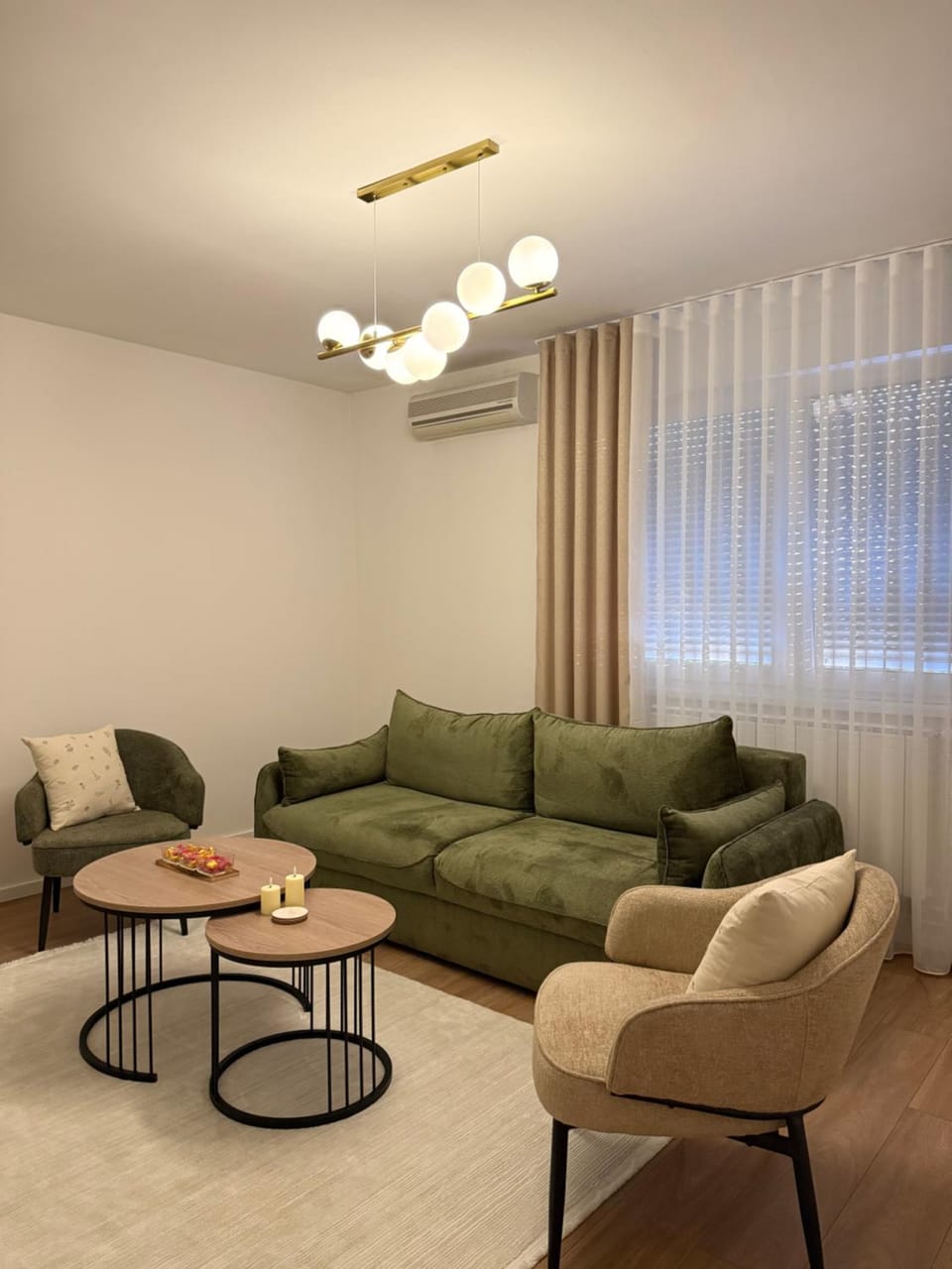 Living room, Seating area, air conditioner