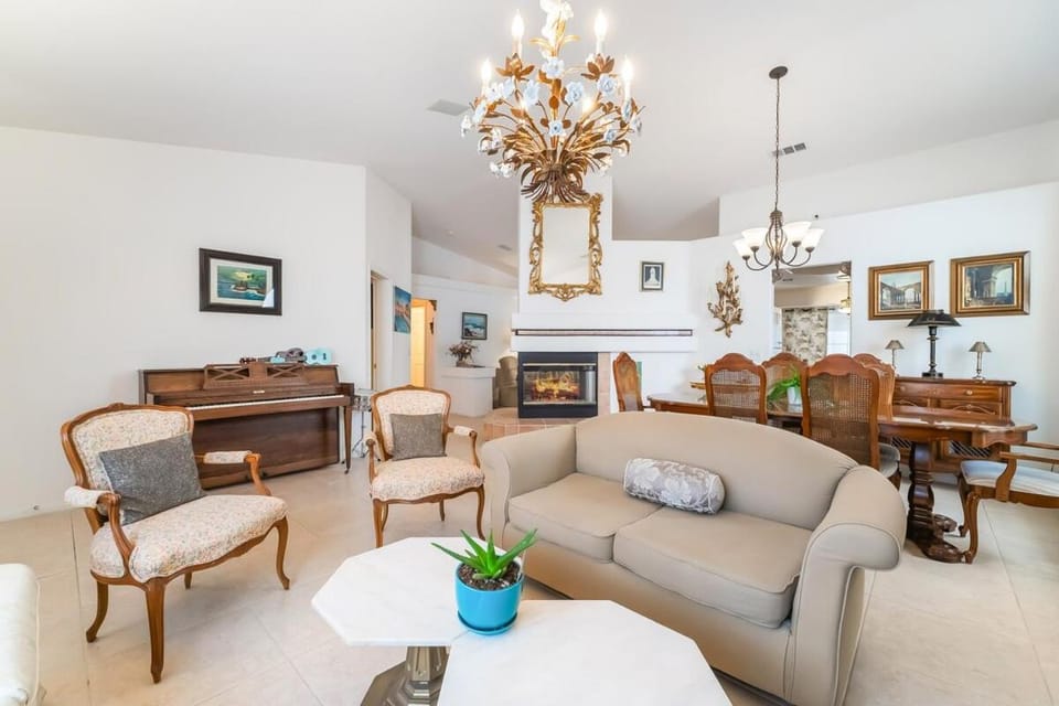 3BR Vegas Home Jacuzzi Suite BBQ Pet Friendly House in Silverado Ranch