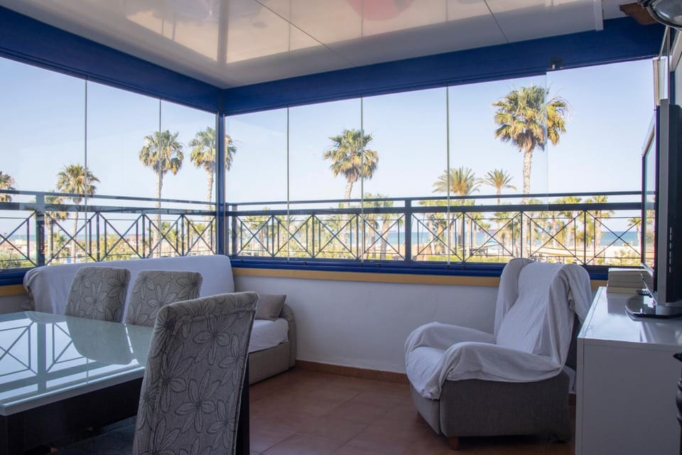 View (from property/room), Balcony/Terrace, Living room, Seating area, Sea view