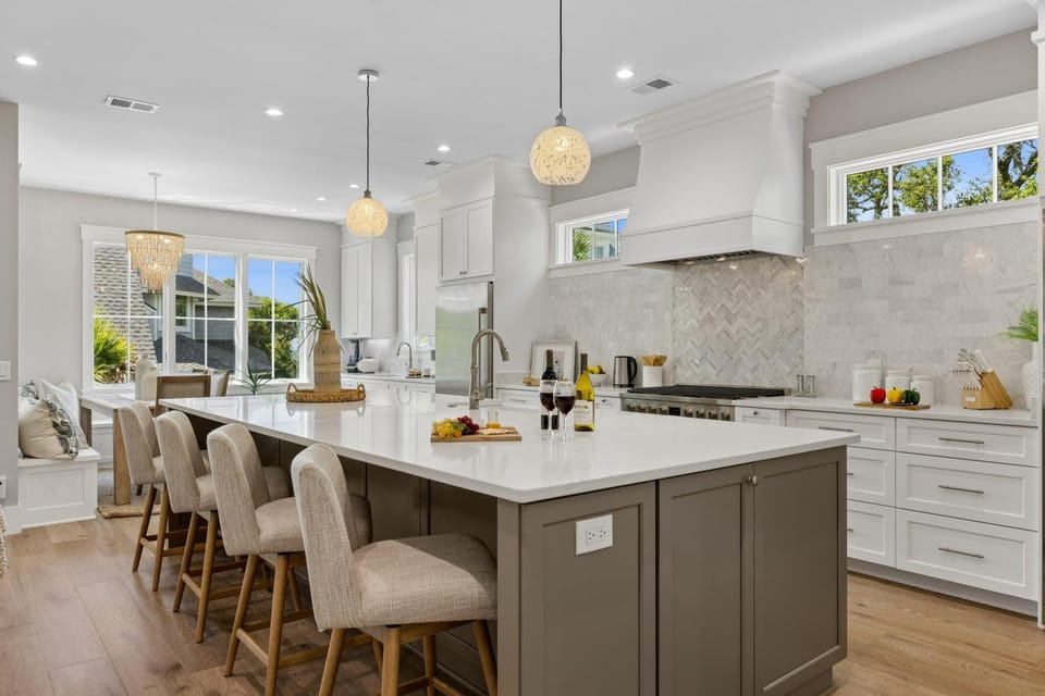 Kitchen or kitchenette, Dining area, Food, stove