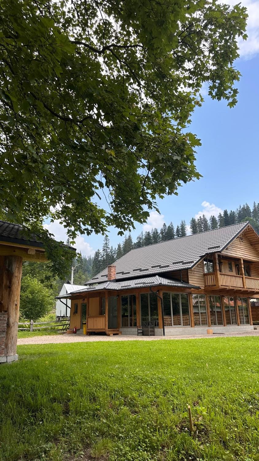 Cabana Pârâul Lupilor House in Romania