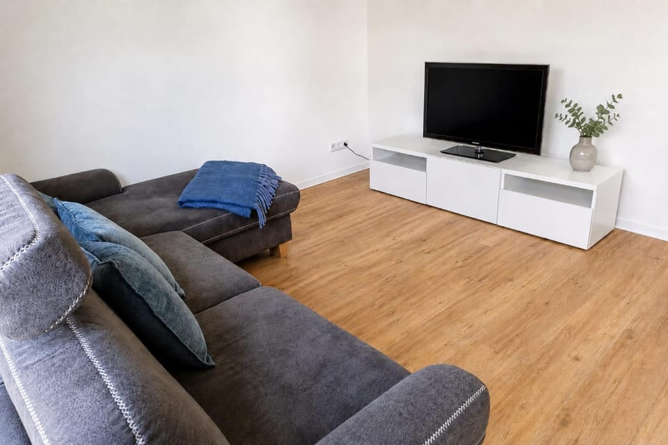 Communal lounge/ TV room, TV and multimedia, Living room