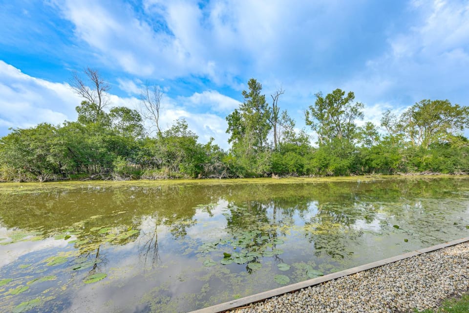 Boater's Base! Waterfront Chain O Lakes Hideaway House in Fox Lake
