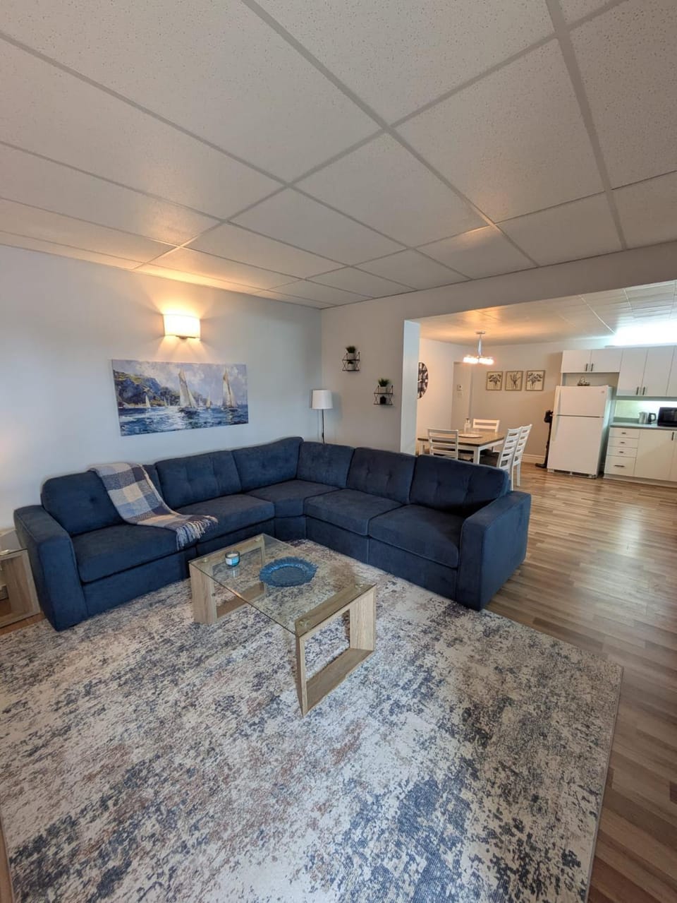 Kitchen or kitchenette, Living room