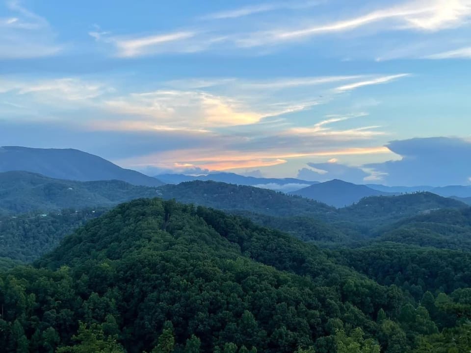 Kissing the Clouds Chalet in Pigeon Forge