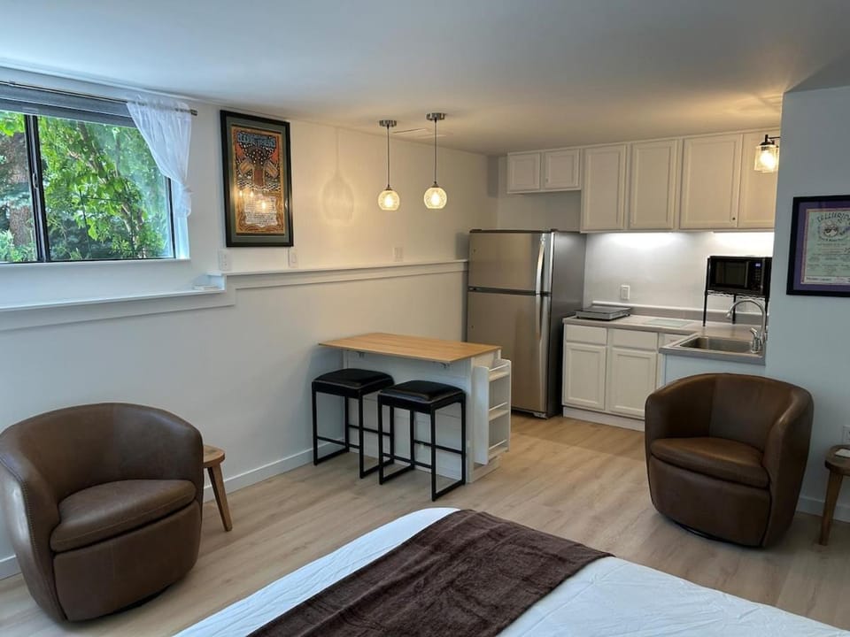 Coffee/tea facilities, kitchen