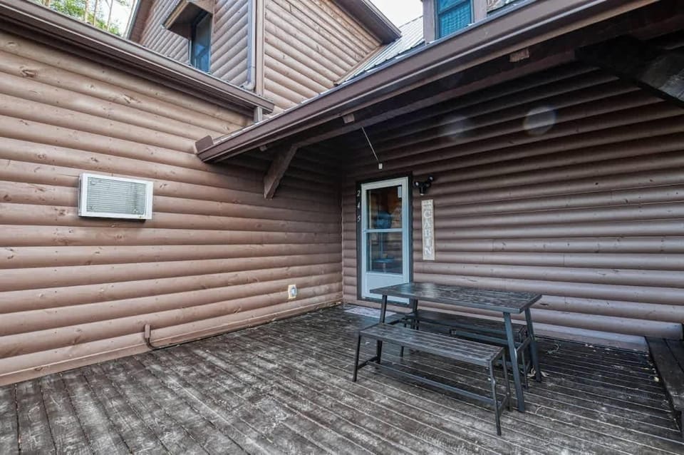 Tanner Manor Lodge Chalet in Pigeon Forge