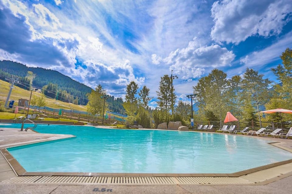 Mountain view, Swimming pool