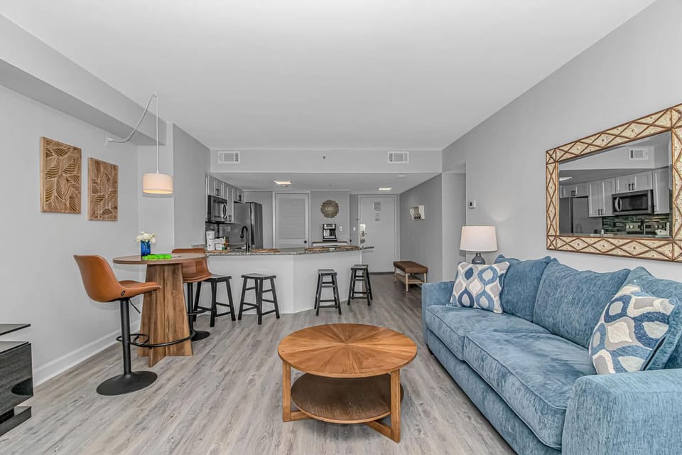 Renovated 2BR Condo-Lovely Ocean Views-Palace 2214 House in Myrtle Beach