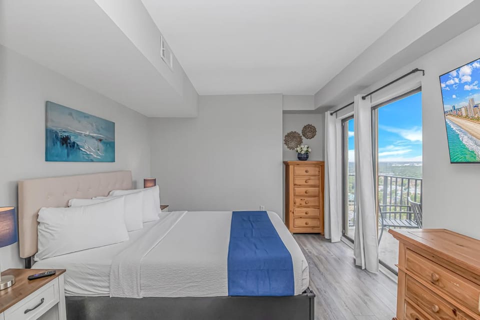 Renovated 2BR Condo-Lovely Ocean Views-Palace 2214 House in Myrtle Beach