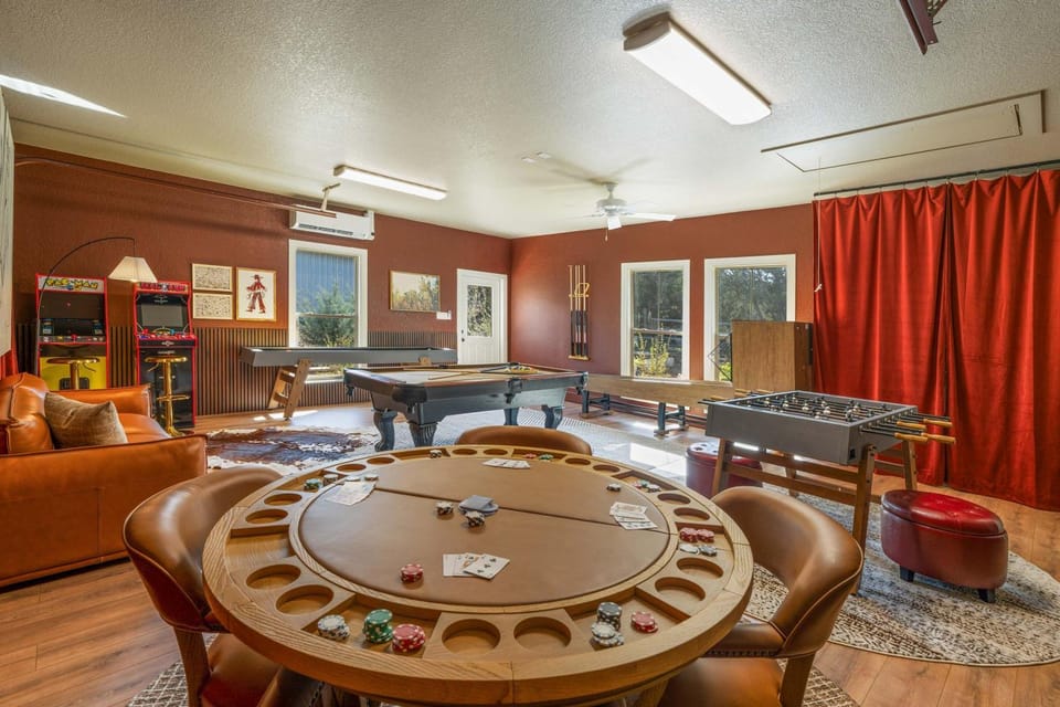 Stillstone Ranch - A Wellness Retreat - Sleeps 32 House in Rio Grande