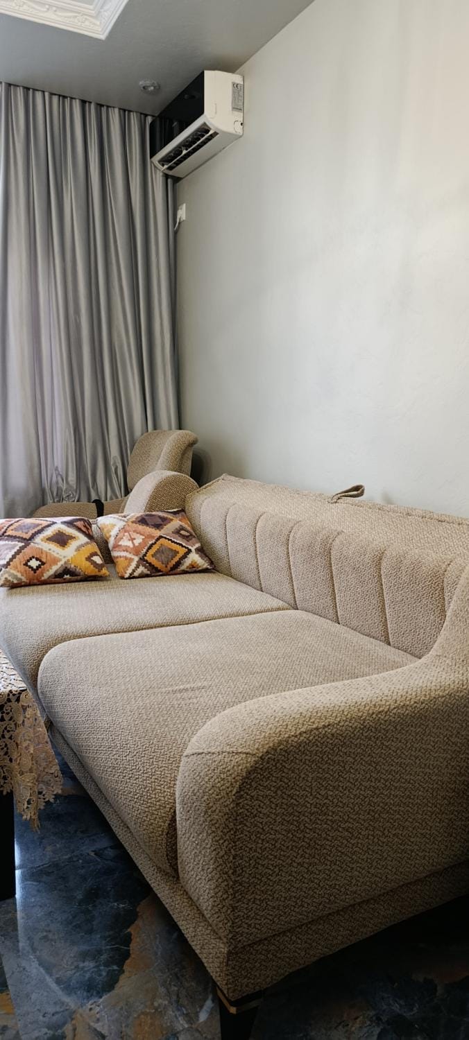 Bed, Seating area