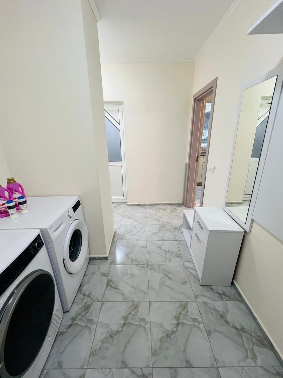 Апартамент Алисън 32 с подземен гараж Apartment in Sofia