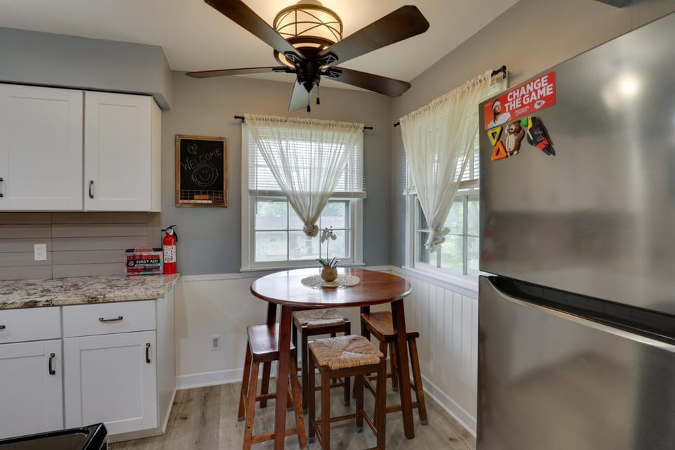 Home w/ Fenced Yard, 13 Mi to Kansas City Stadium! House in Kansas City