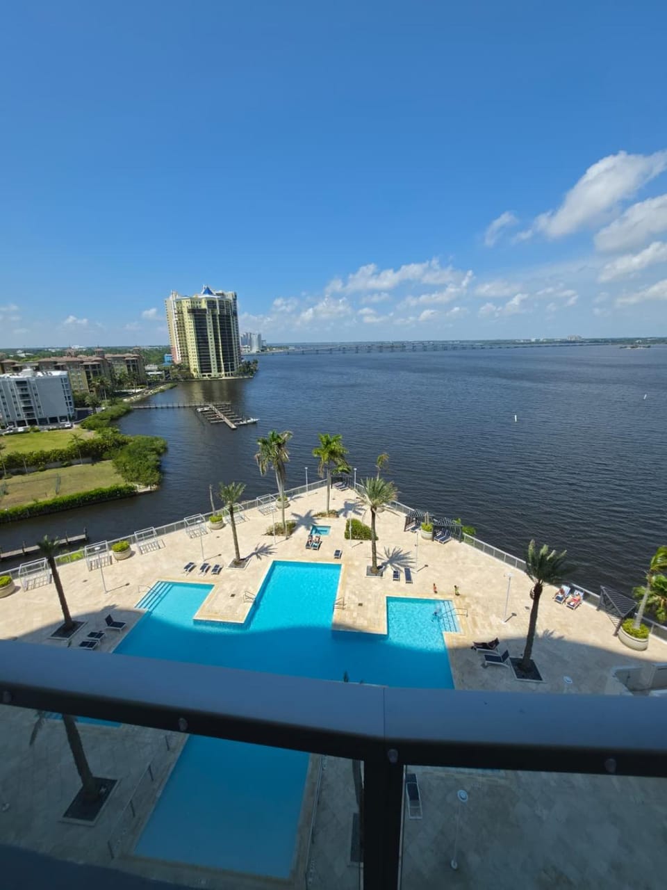 Lux in White 2BR, Balcony, Pool & Bay View Apartment in North Fort Myers