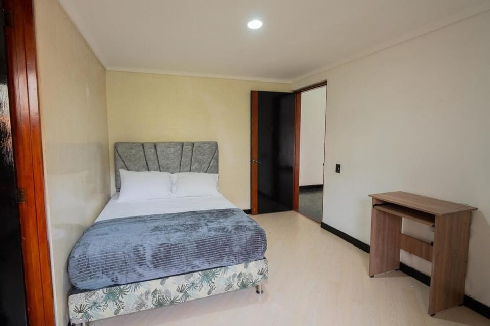 Apartamento amplio en El Poblado, cerca de Provenza Apartment in Medellin
