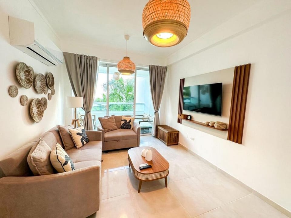 Condo with Pool - Near Hemingway Beach Apartment in Juan Dolio