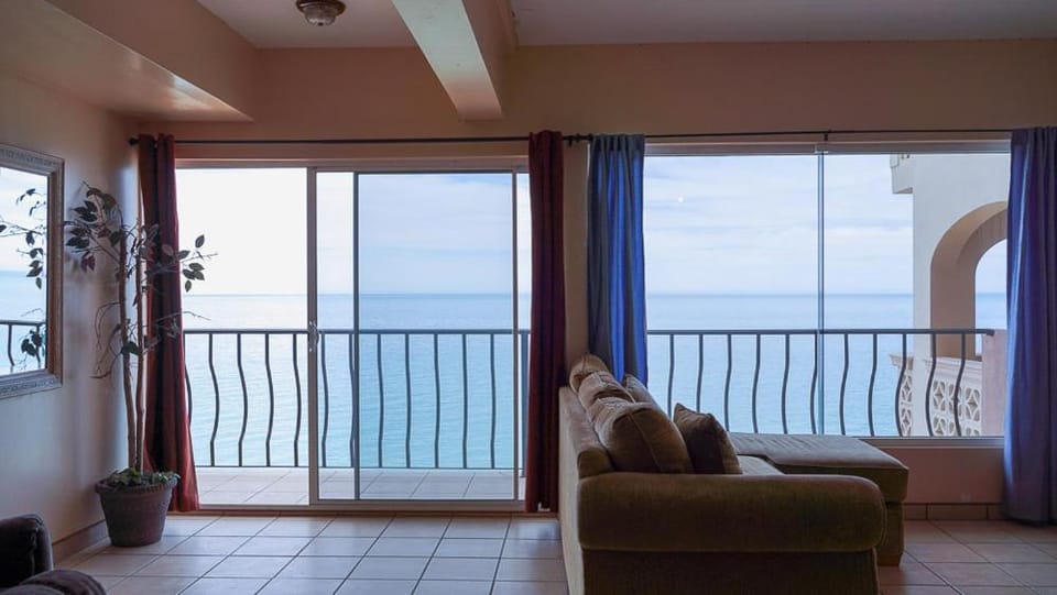 El Mirador del Golfo Beachfront 5BR 20 Guests House in San Felipe