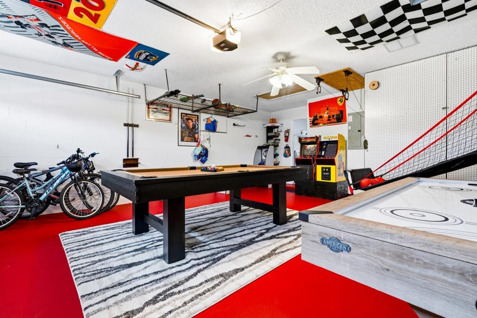 Billiard, Game Room
