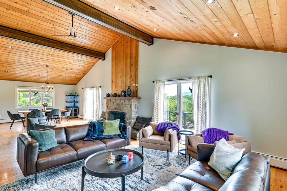 3 Acres, Mtn Views, Hot Tub, Steps to Winery House in Pittsfield