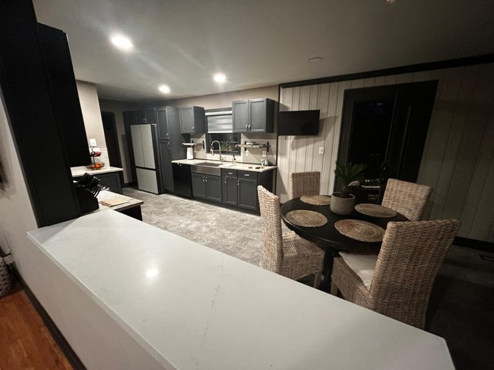 Cozy-modern-home-15-min-from-Atl airport House in Morrow