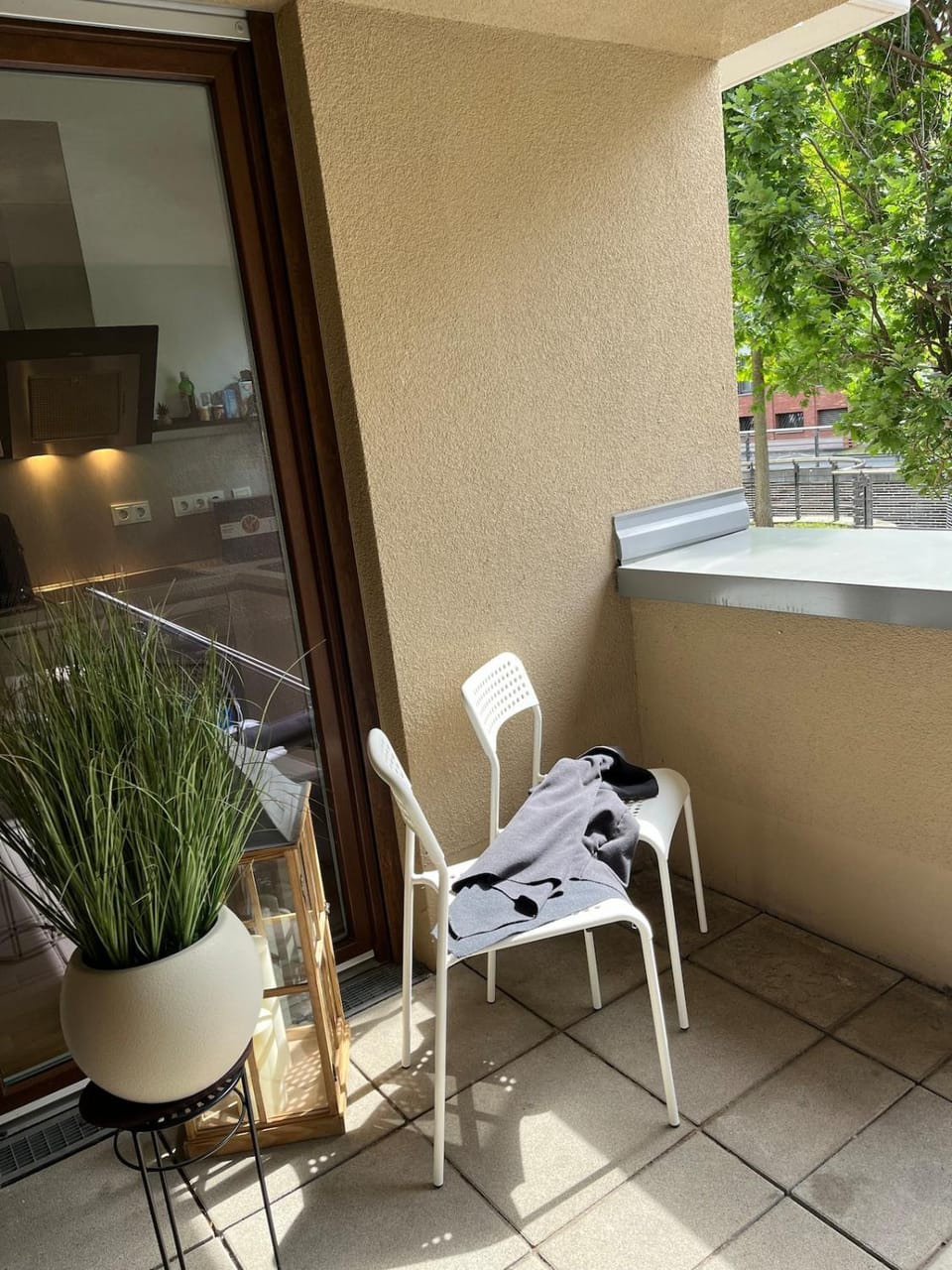 Balcony/Terrace, Street view