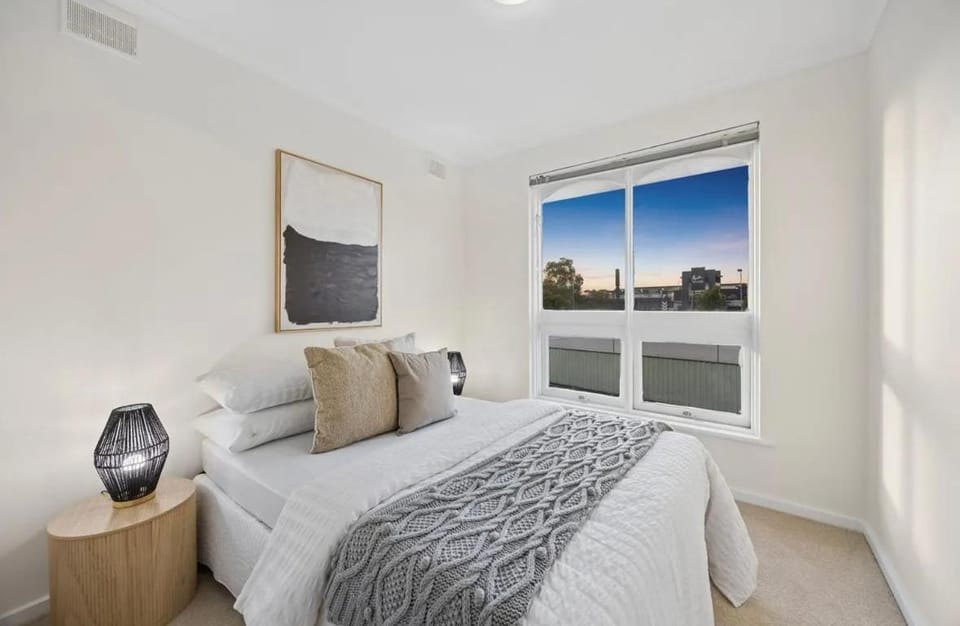 Spacious Hills Retreat with City Convenience Apartment in Adelaide