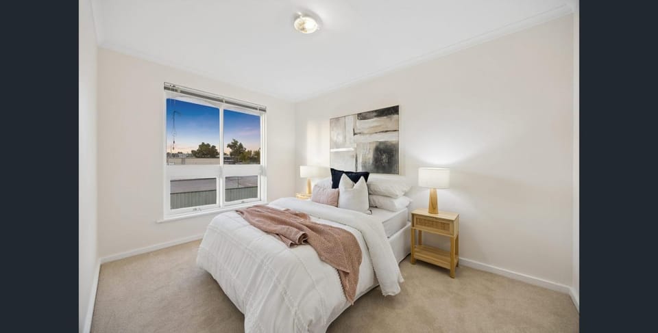 Spacious Hills Retreat with City Convenience Apartment in Adelaide