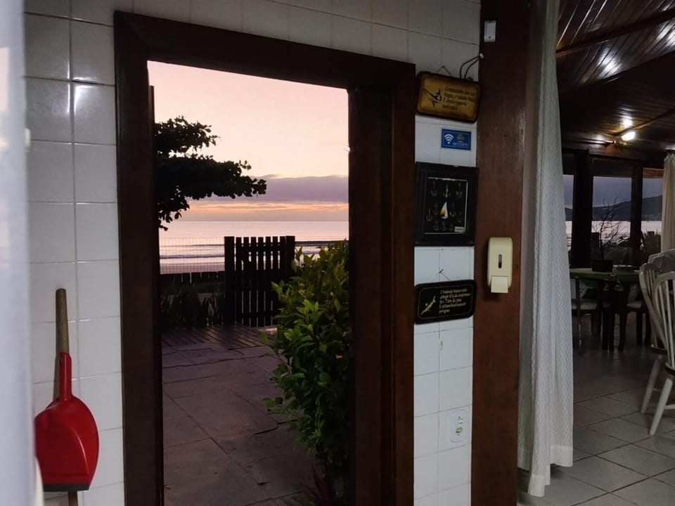 Facade/entrance, Sea view