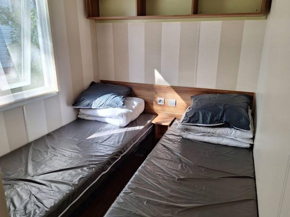 Mobil-home familial - 6 pers. - API-1-52-2916 Campground/ 
RV Resort in Rocamadour