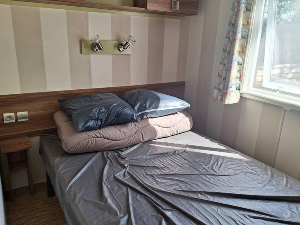 Mobil-home familial - 6 pers. - API-1-52-2916 Campground/ 
RV Resort in Rocamadour