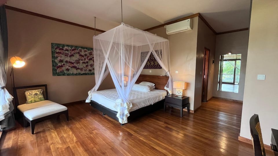 Bed, air conditioner