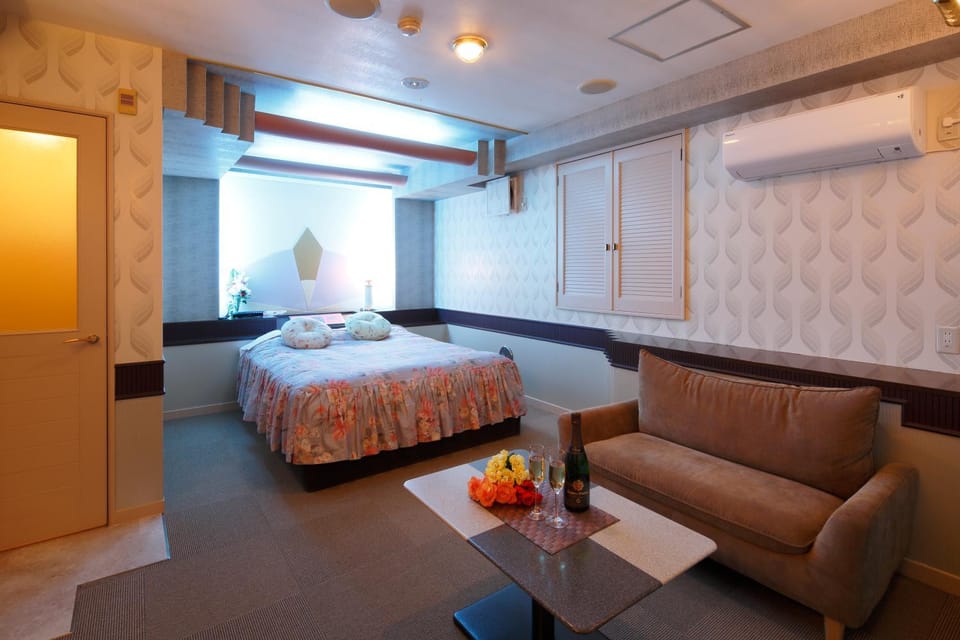 Bed, Photo of the whole room, Bedroom, air conditioner