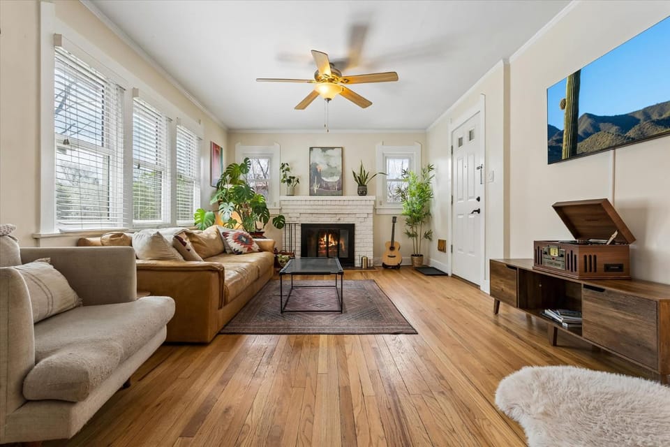 Bright & Modern Denver Home Quick Drive to Downtown House in Denver